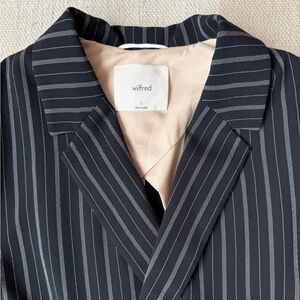 ARITZIA WILFRED
CHERRELLE PINSTRIPE BLAZER 
SIZE LARGE